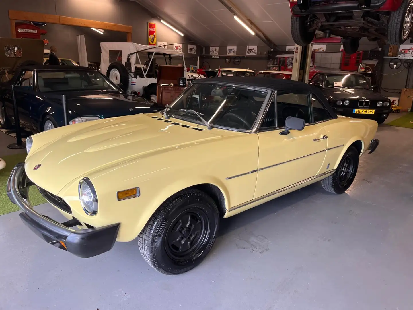 Fiat 124 Spider 1800 Sport Blanco - 1