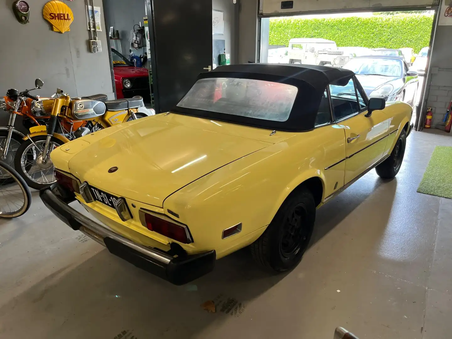 Fiat 124 Spider 1800 Sport Blanco - 2
