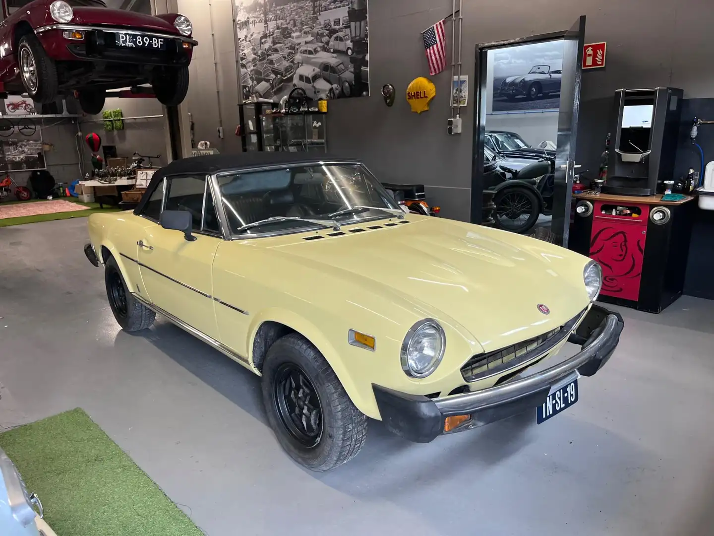 Fiat 124 Spider 1800 Sport Wit - 1
