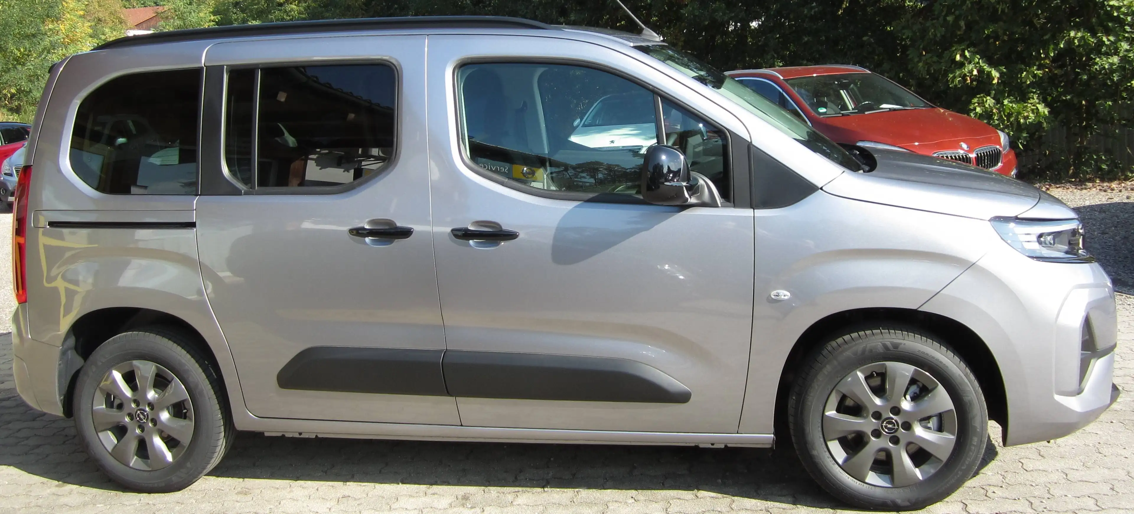 Opel Combo Life 1.2 T. 81kW "Edition+" - Deutsche UPE: 30.295,00 € — photo 4