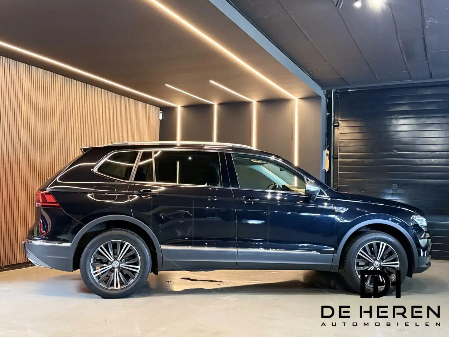 Volkswagen Tiguan Allspace 2.0 TSI 4Motion Highline 12MND GR Zwart - 2