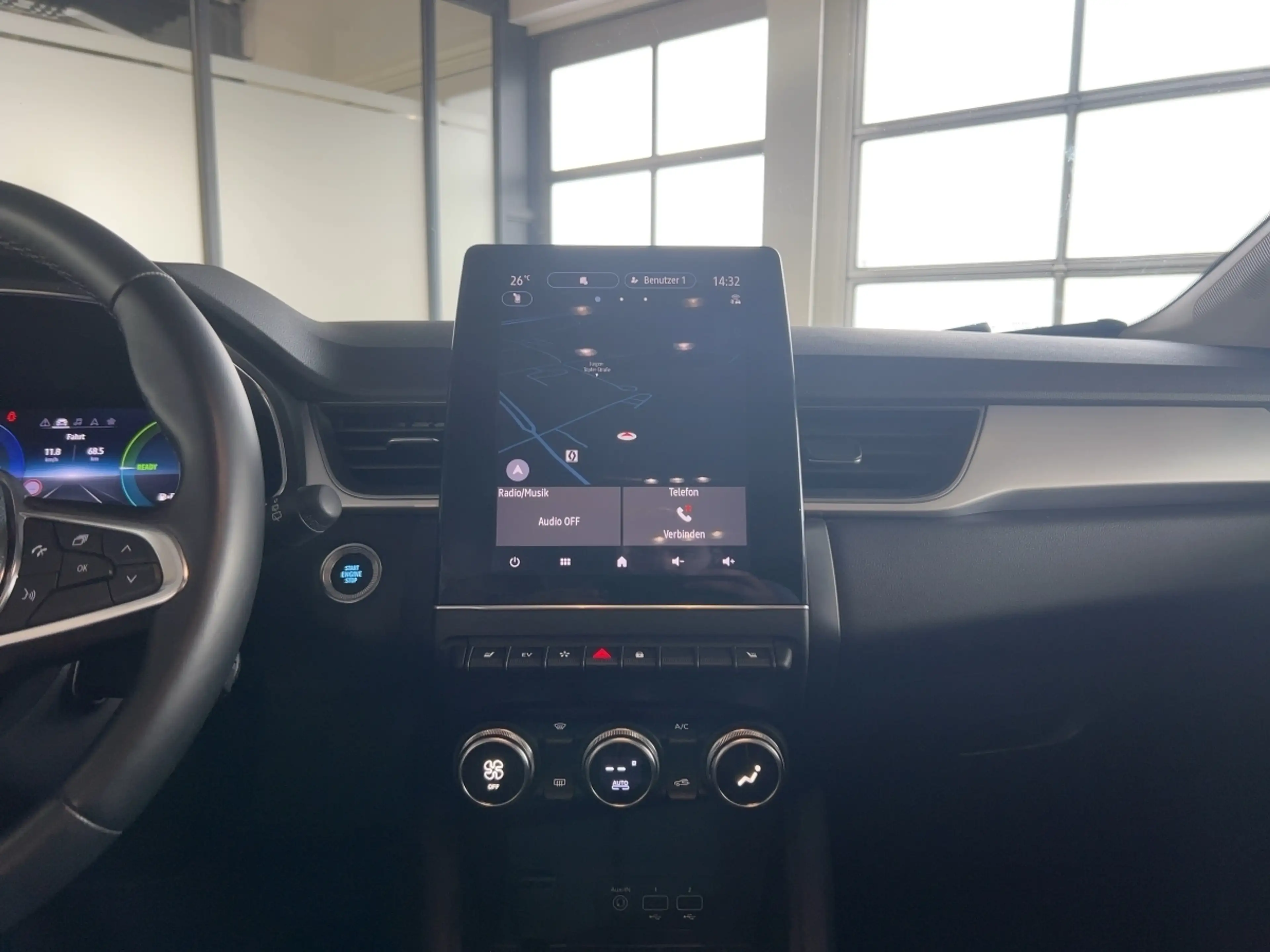 Renault Captur INTENS E-TECH Plug-in 160  SHZ PDC BT — photo 12