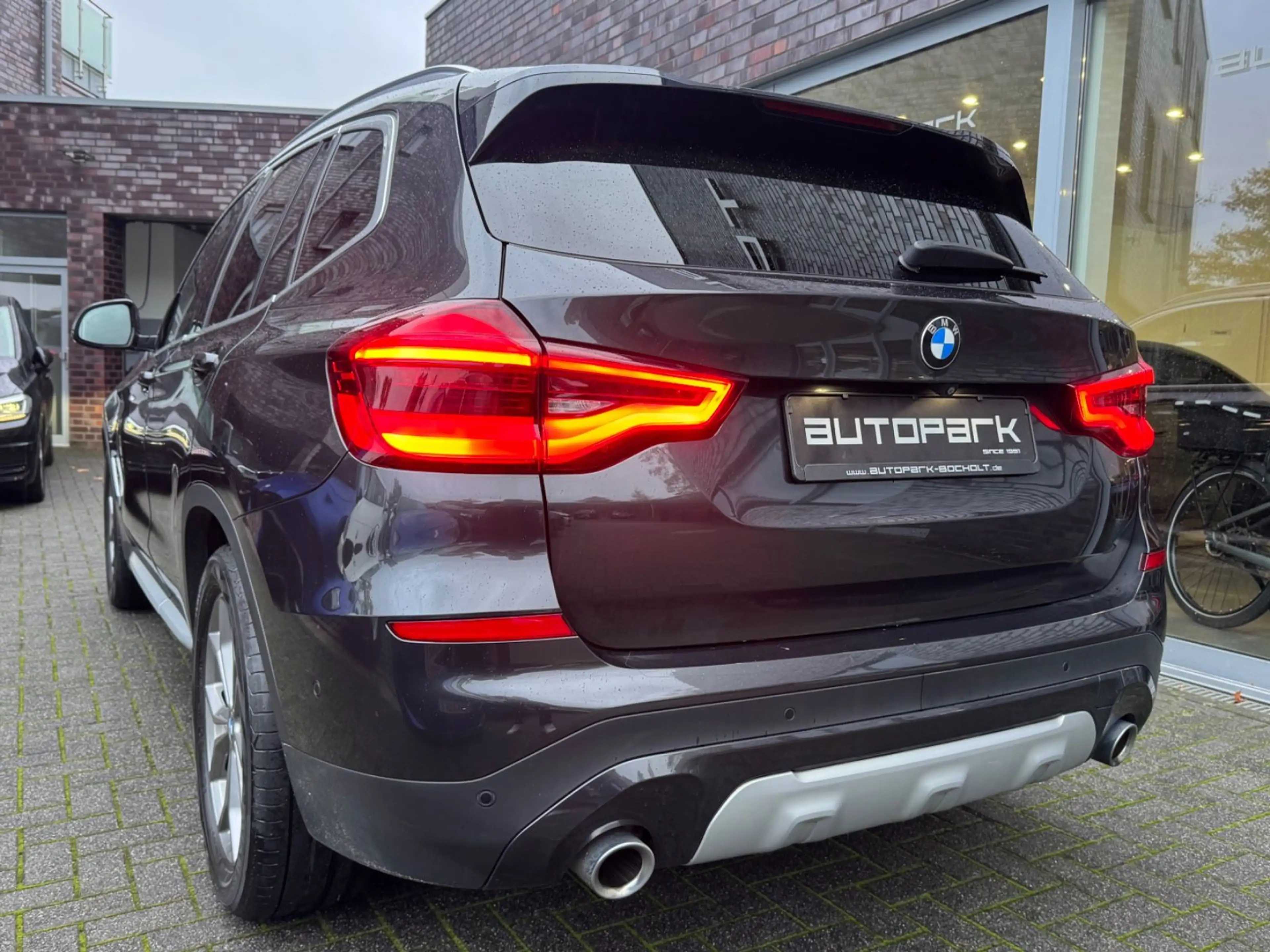 BMW X3 xDrive20d xLine AHK StHz LenkHeiz Kamera TOTW — photo 7