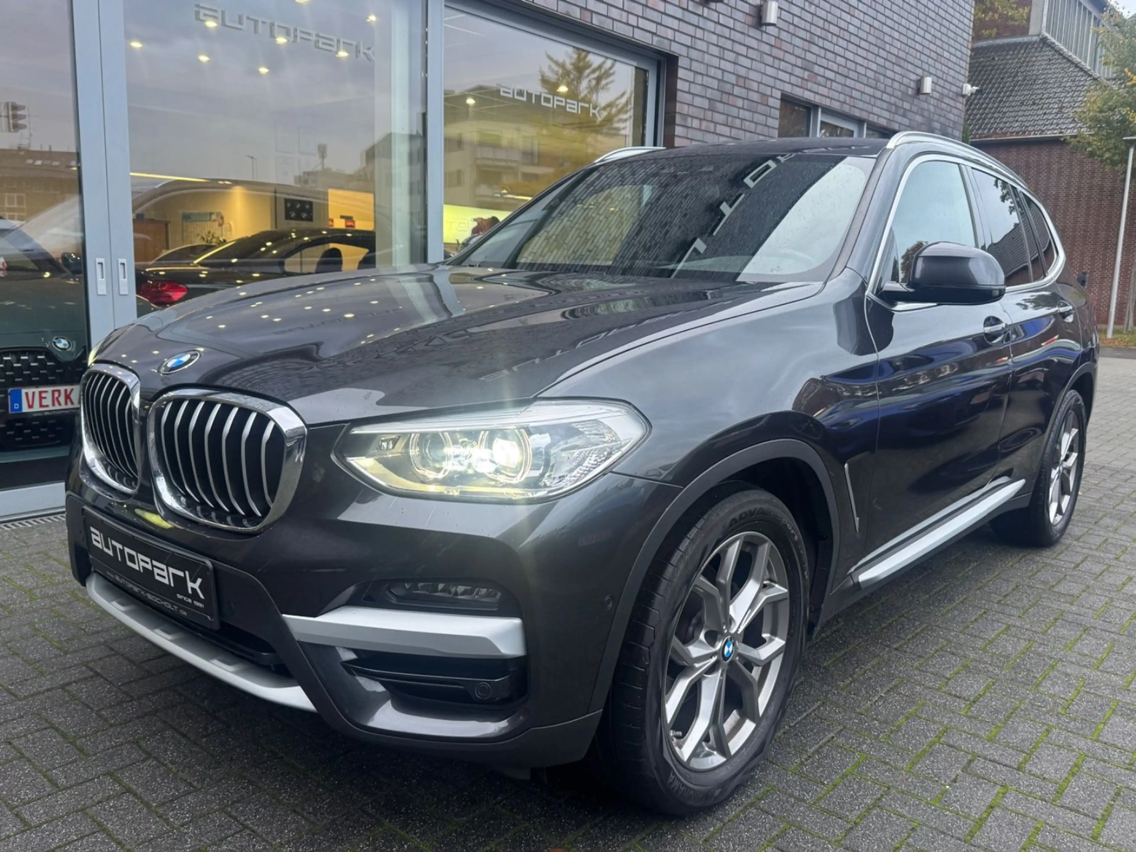 BMW X3 xDrive20d xLine AHK StHz LenkHeiz Kamera TOTW — photo 2