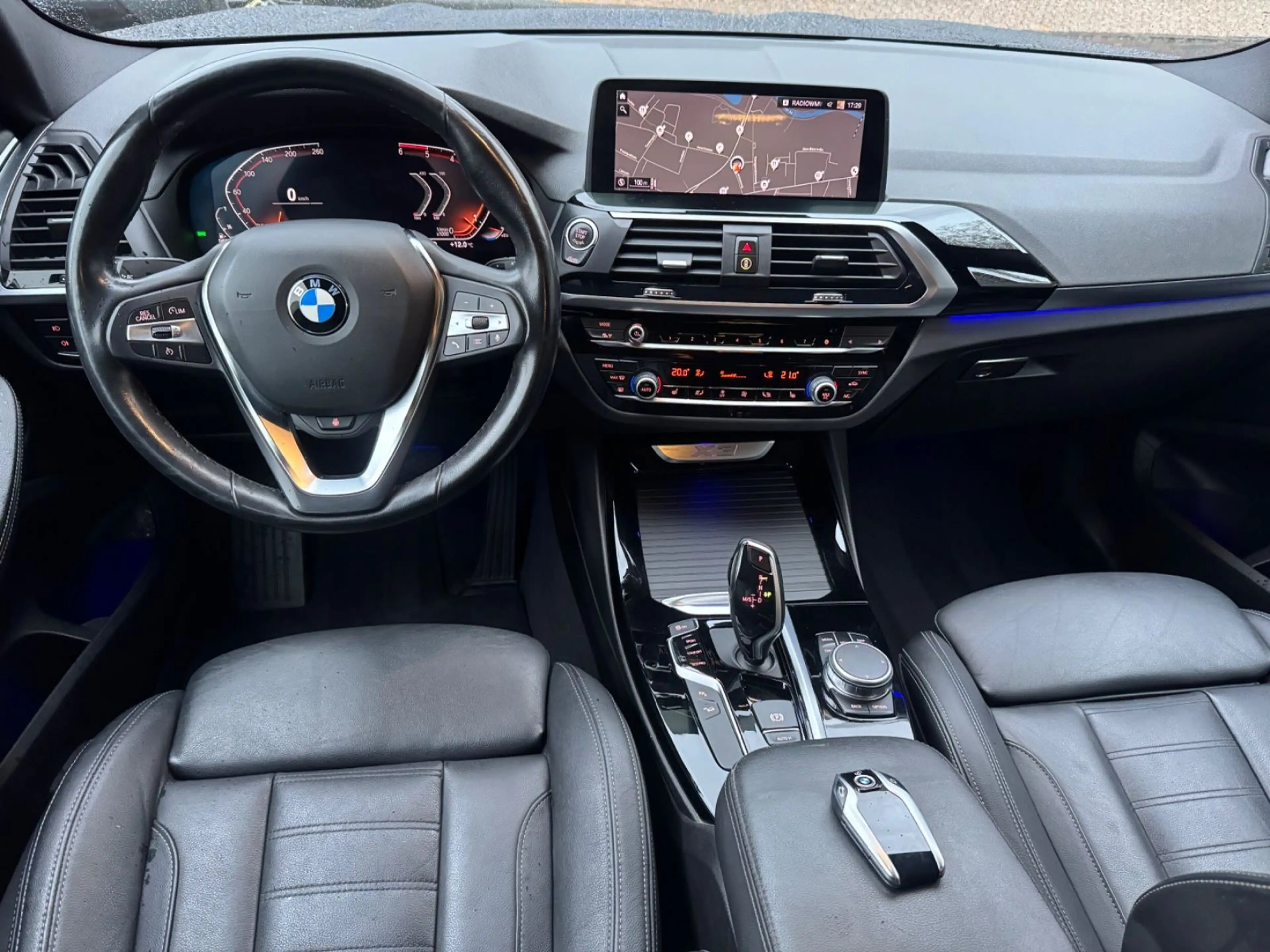 BMW X3 xDrive20d xLine AHK StHz LenkHeiz Kamera TOTW — photo 12