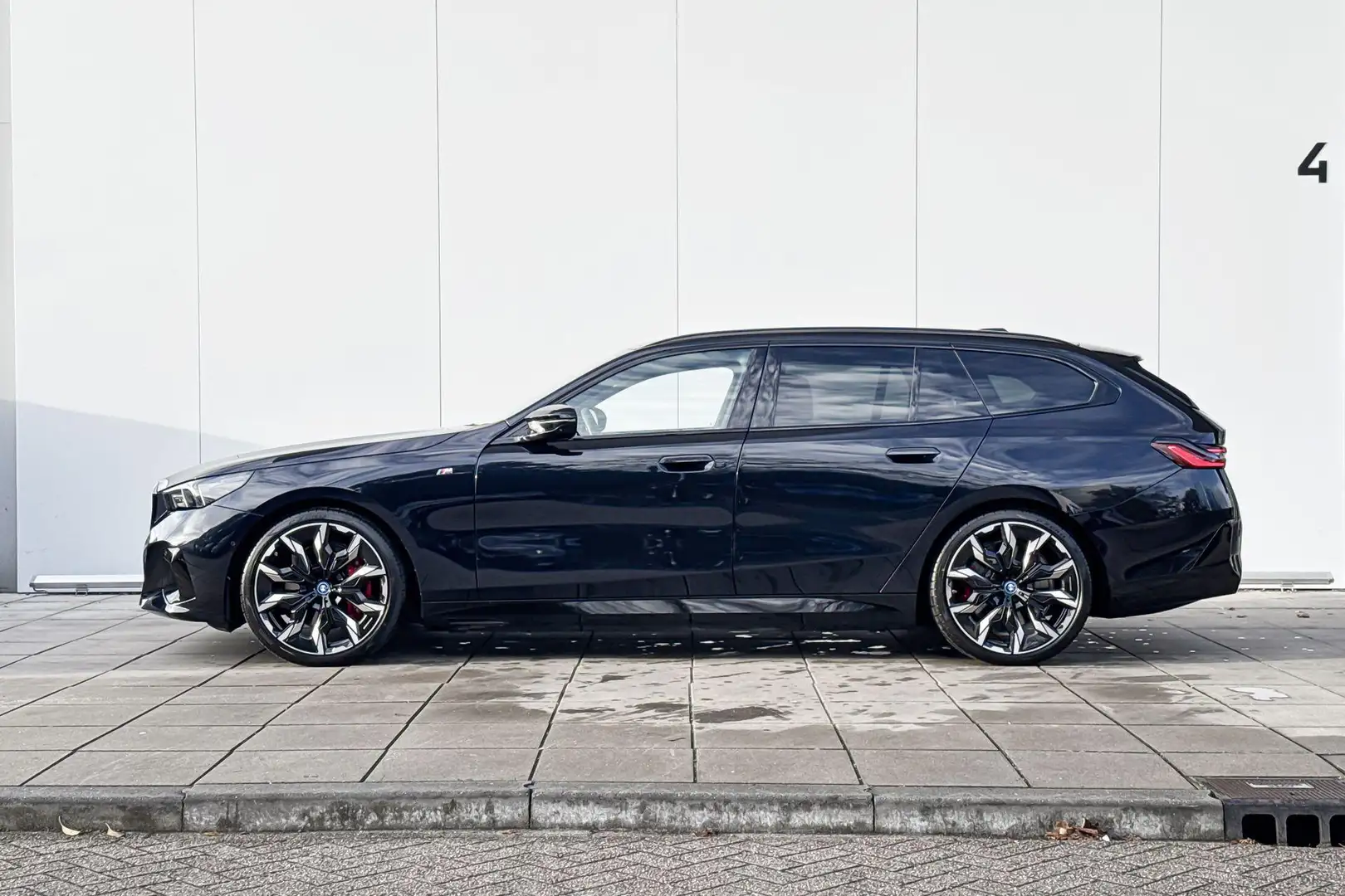 BMW i5 Touring M60 xDrive M-Sport Pro / Harman Kardon Aud Noir - 2