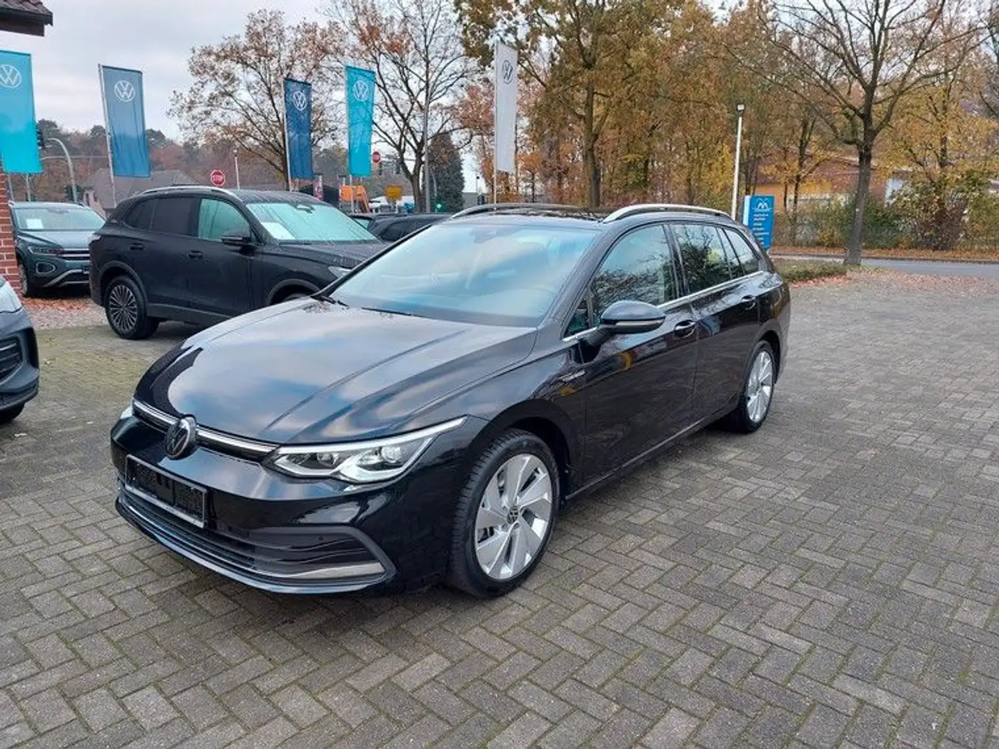 Volkswagen Golf VIII Variant 2,0 TDI Style *DSG*NAVI*LED* Noir - 1