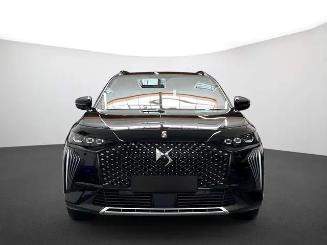DS Automobiles DS 7 view 2