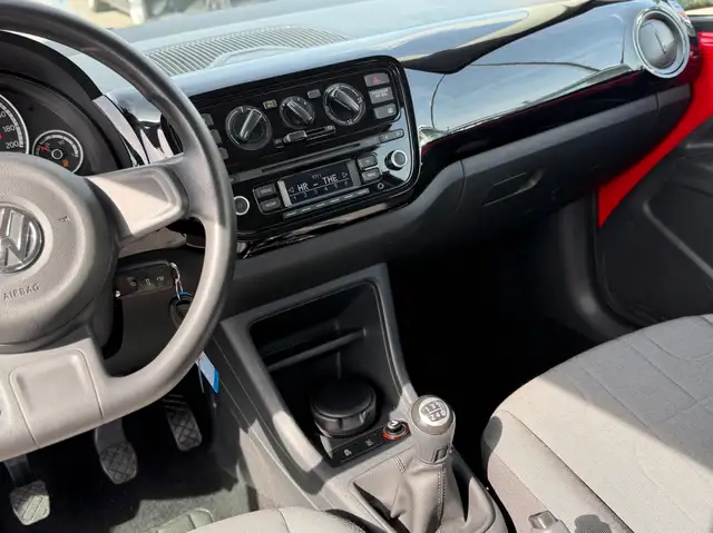 Volkswagen Up! view 14