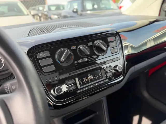 Volkswagen Up! view 15