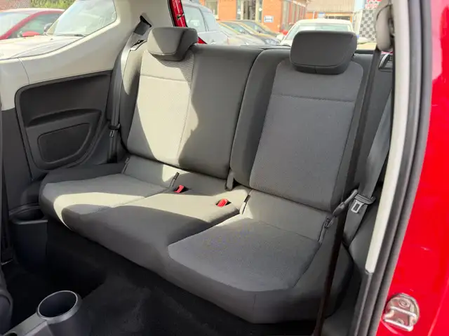 Volkswagen Up! view 8