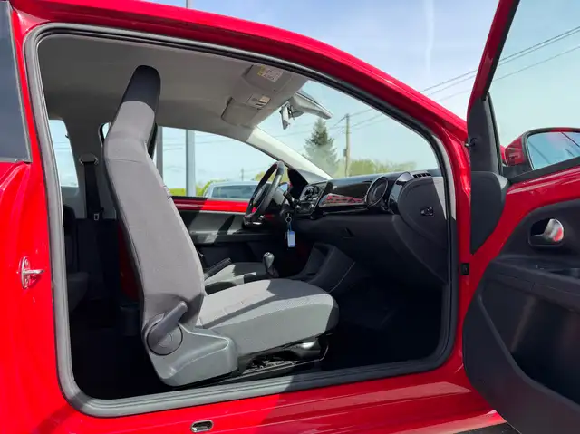 Volkswagen Up! view 10