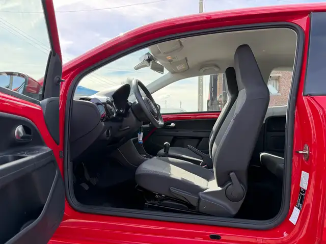 Volkswagen Up! view 7