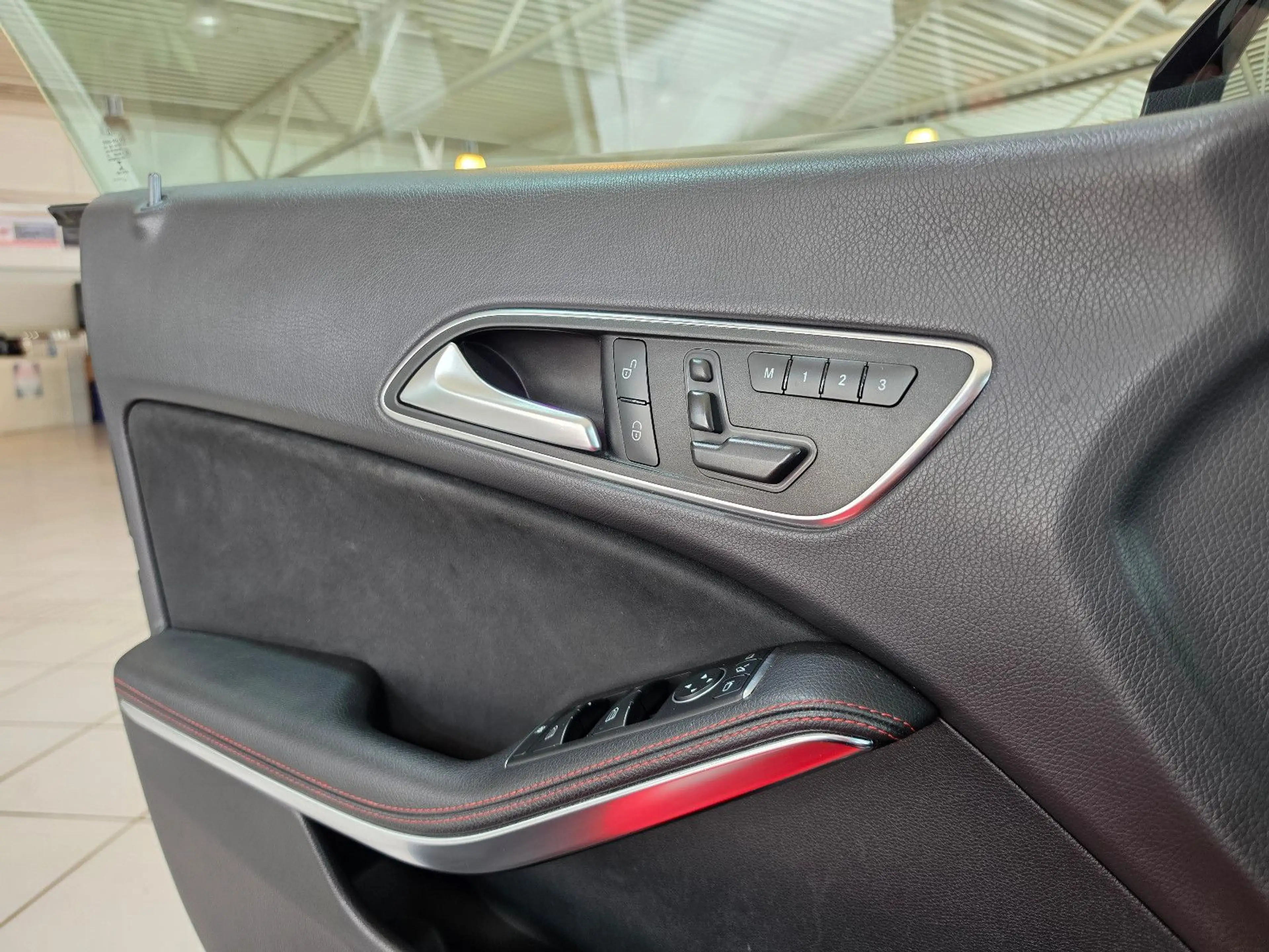 Mercedes-Benz CLA 220 AMG LINE+PANO+NIGHT+RFK — photo 11