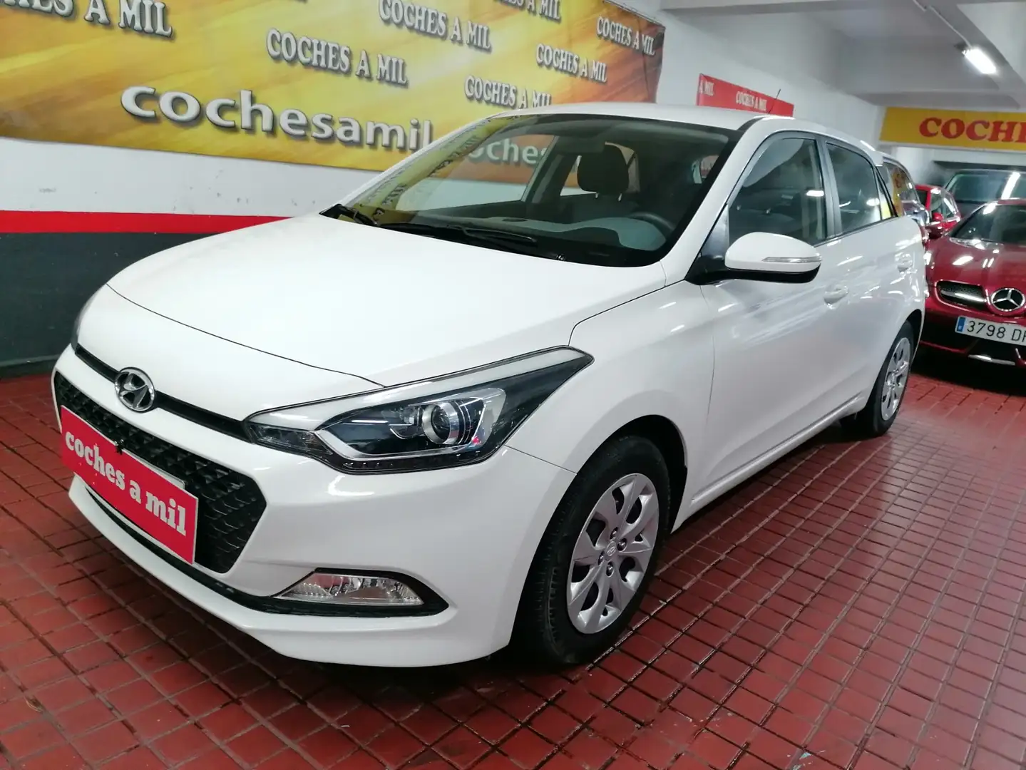 Hyundai i20 1.2 Klass Wit - 2