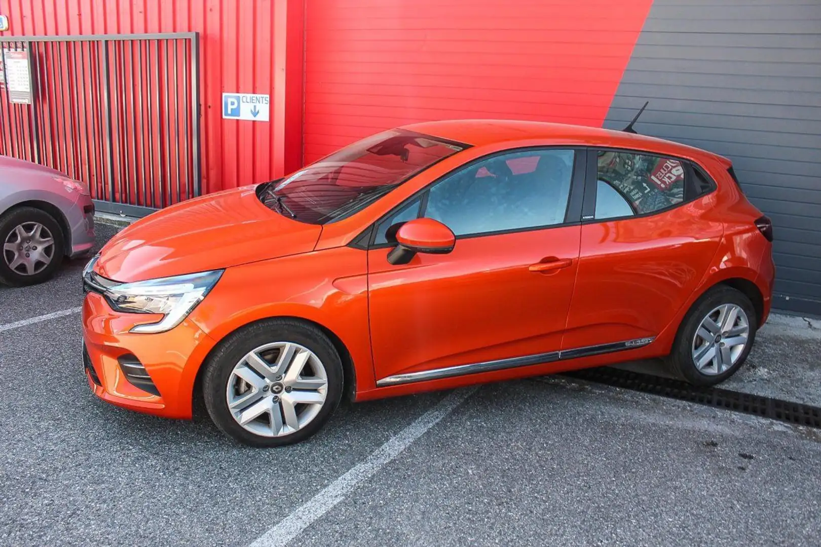 Renault Clio V 5 1.6 E-Tech Hybride 140 BVA Auriu - 2
