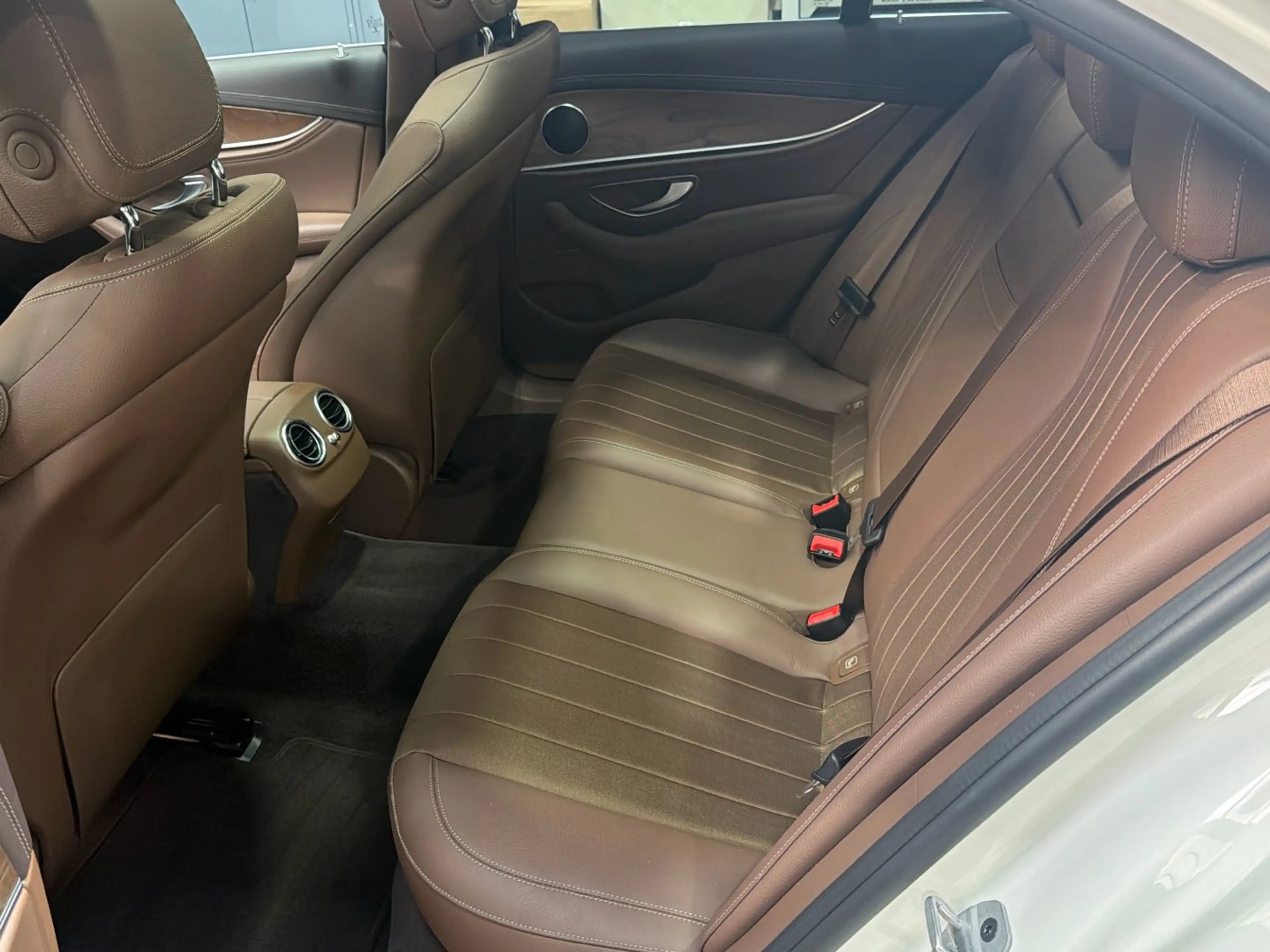 Mercedes-Benz E 220 d 4M Exclusive Totwinkel Comand Panorama — photo 14