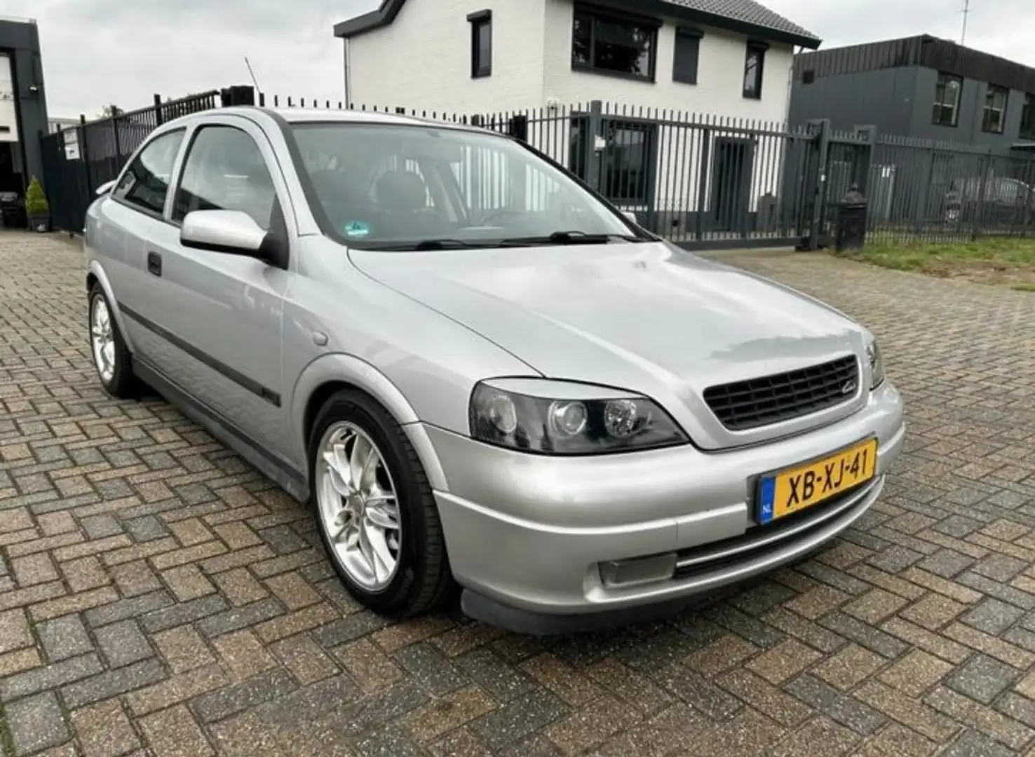 Opel Astra Astra 1.8-16V Sport Zilver - 1