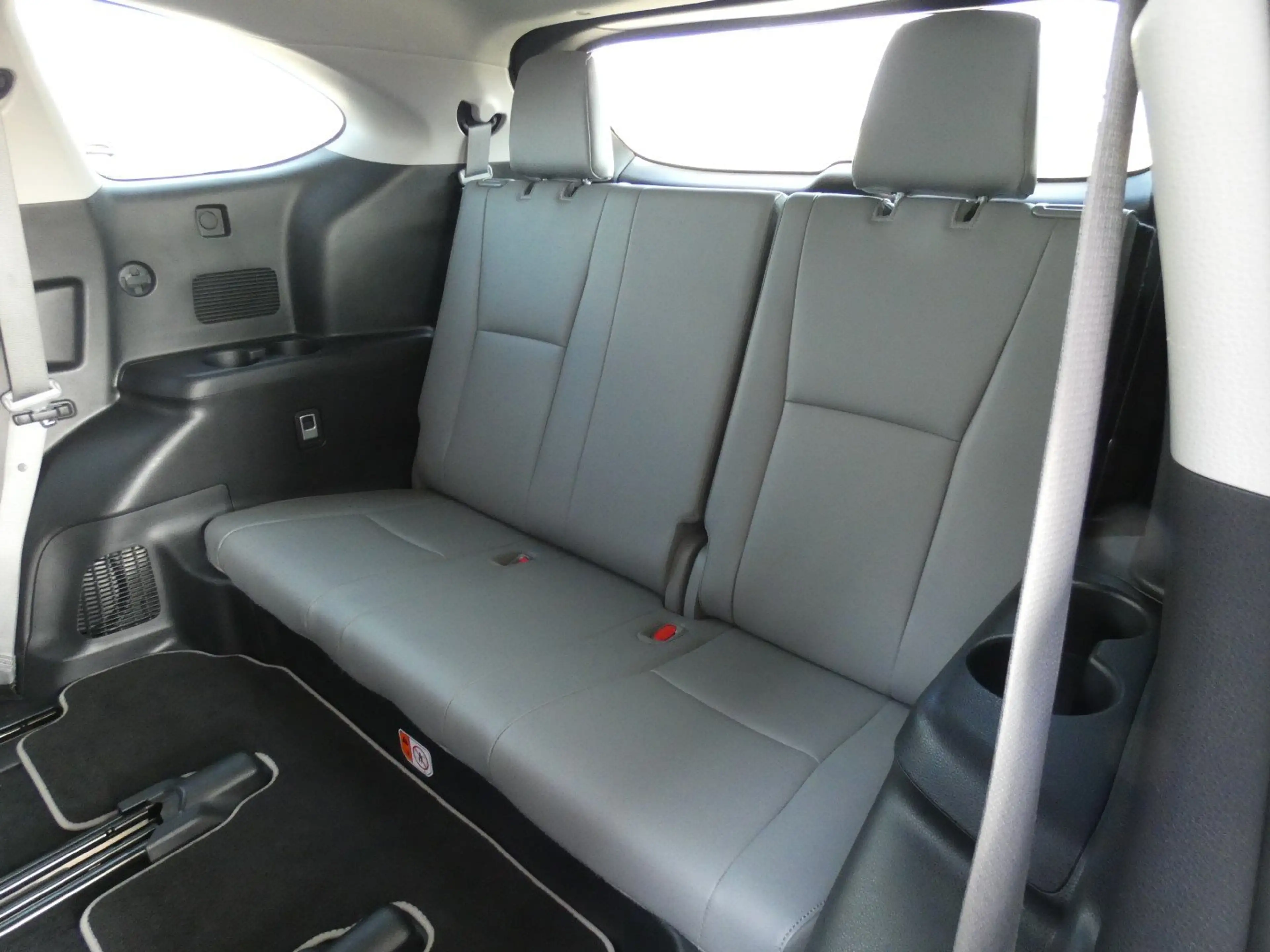 Toyota Highlander Hybrid AWD Premium Plus 7PL +Trekhaak +Venti Seats — photo 13