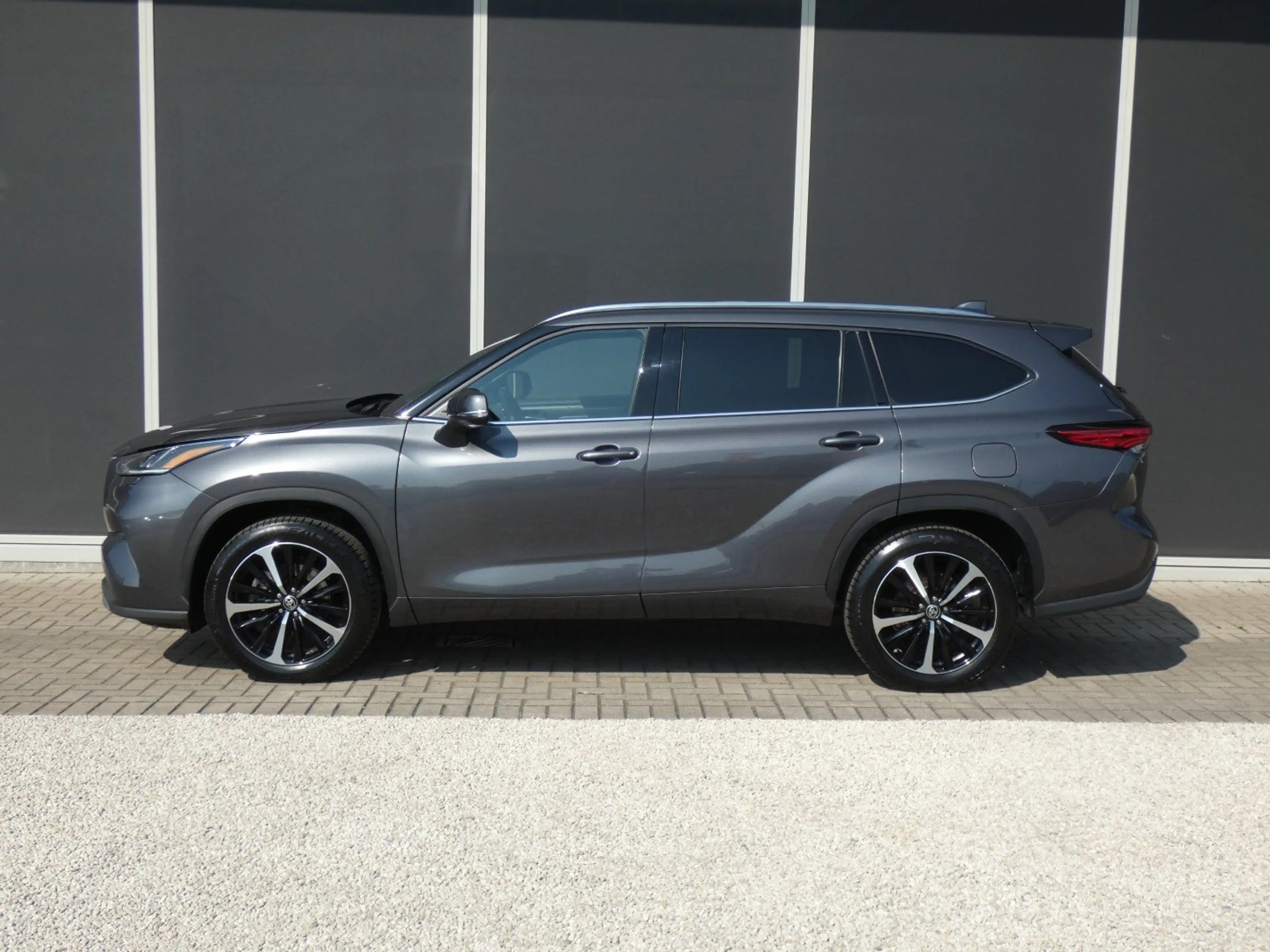 Toyota Highlander Hybrid AWD Premium Plus 7PL +Trekhaak +Venti Seats — photo 6