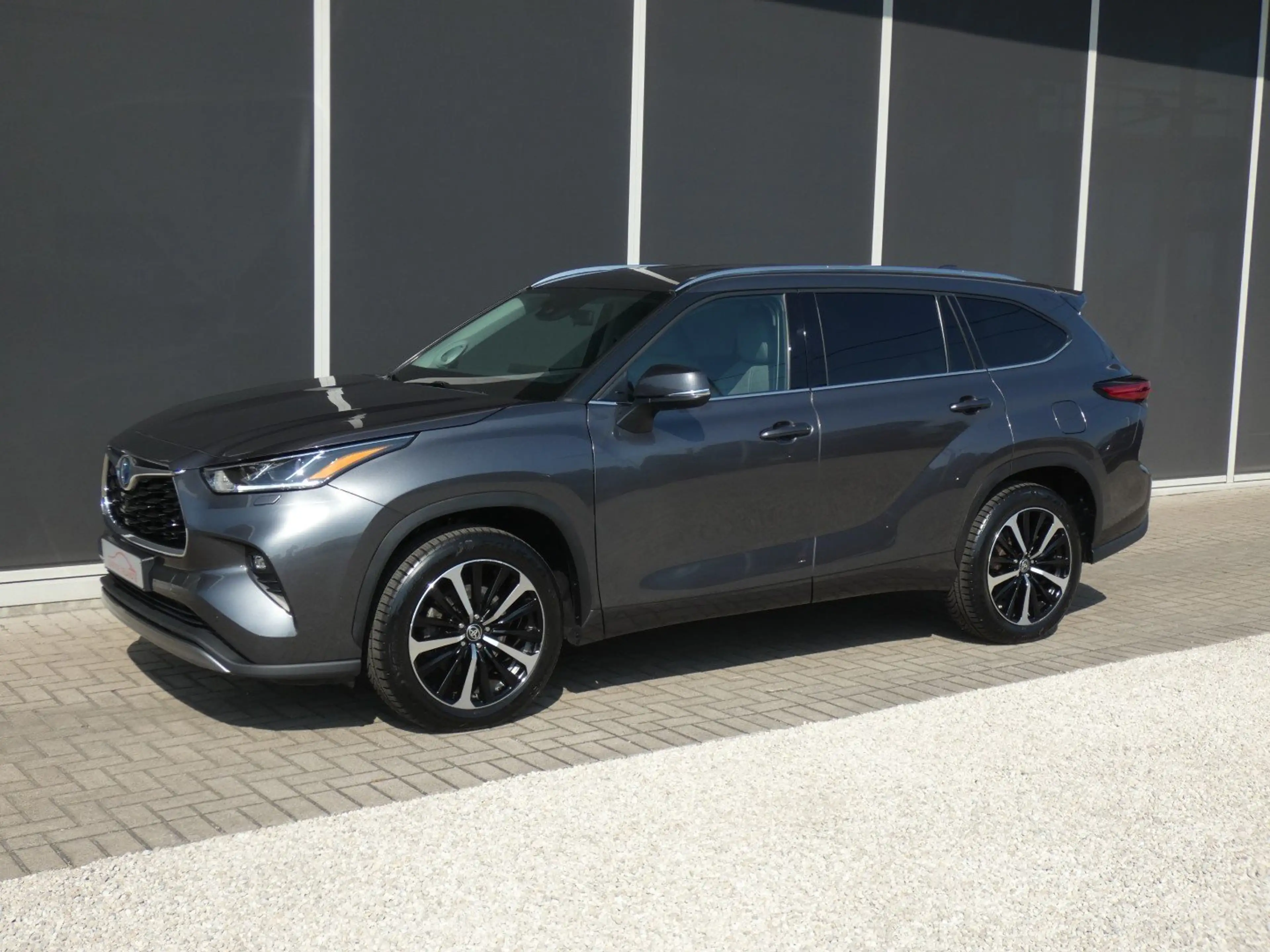 Toyota Highlander Hybrid AWD Premium Plus 7PL +Trekhaak +Venti Seats — photo 5