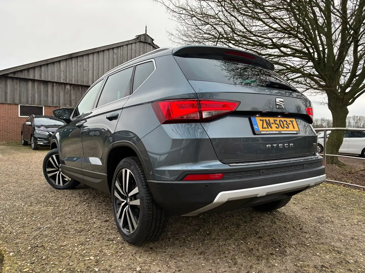 SEAT Ateca 1.4 EcoTSI Style | Clima + Cruise + Apple CarPlay Grau - 2