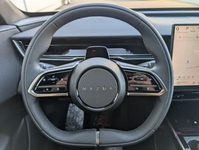 Mazda CX-6e view 14