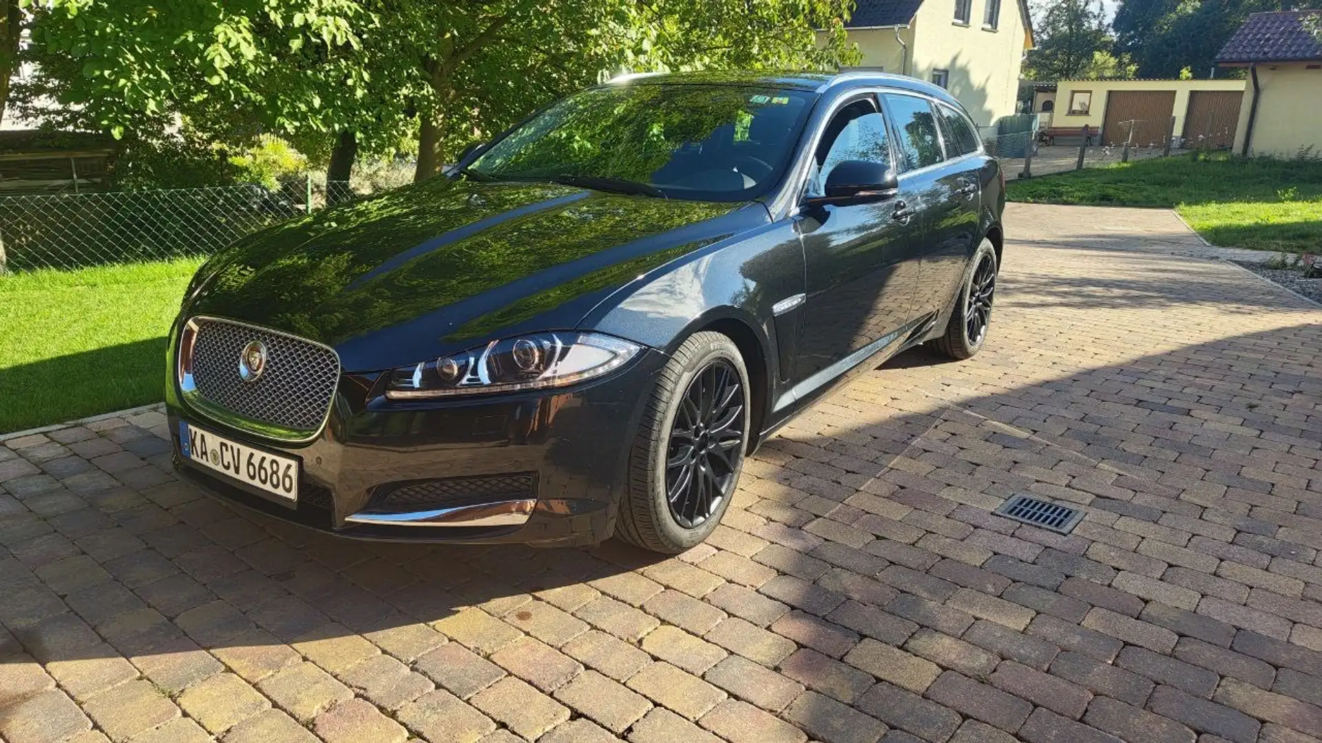 Jaguar XF 2.2 Diesel Schwarz - 1