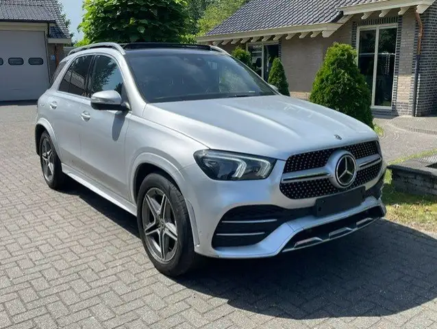 Mercedes-Benz GLE 300 d 4MATIC AMG LINE PANO LED CAMERA NAVI