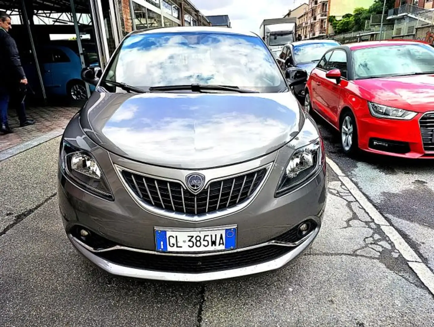 Lancia Ypsilon 1.0 FireFly 5 porte S&S Hybrid Silver Grigio - 2