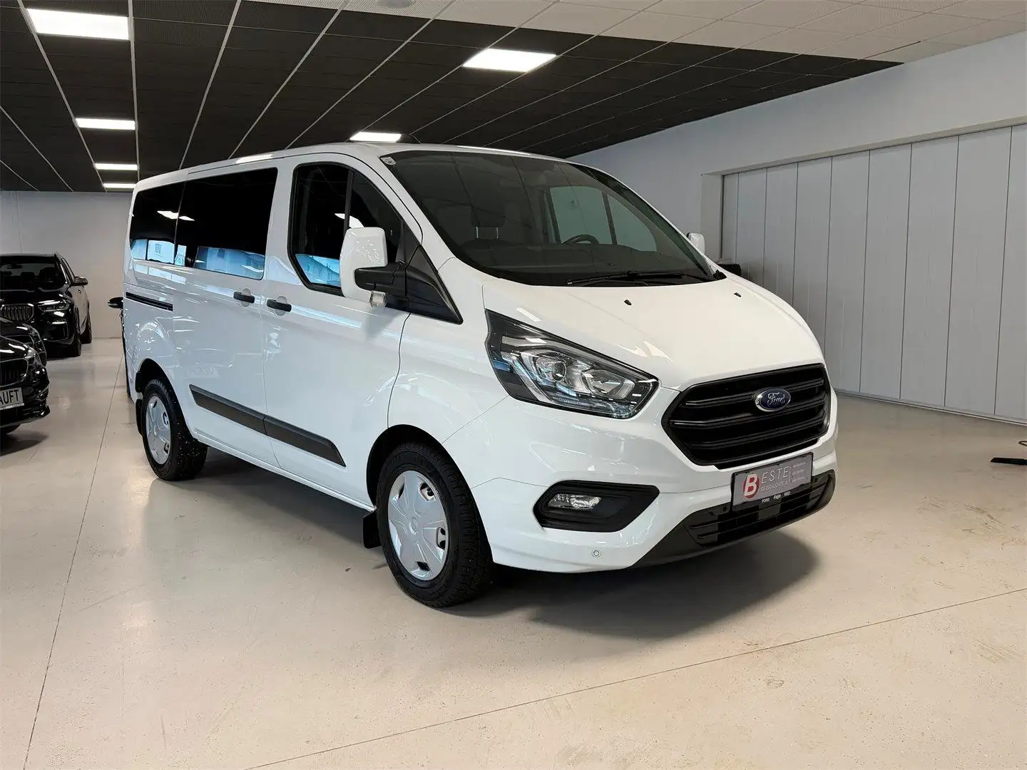 Ford Transit Custom Variobus Diesel 2,0 TDCI L1H1 320 Weiß - 1