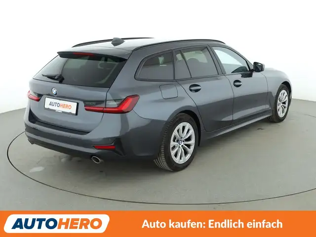 BMW 3 Series view 6