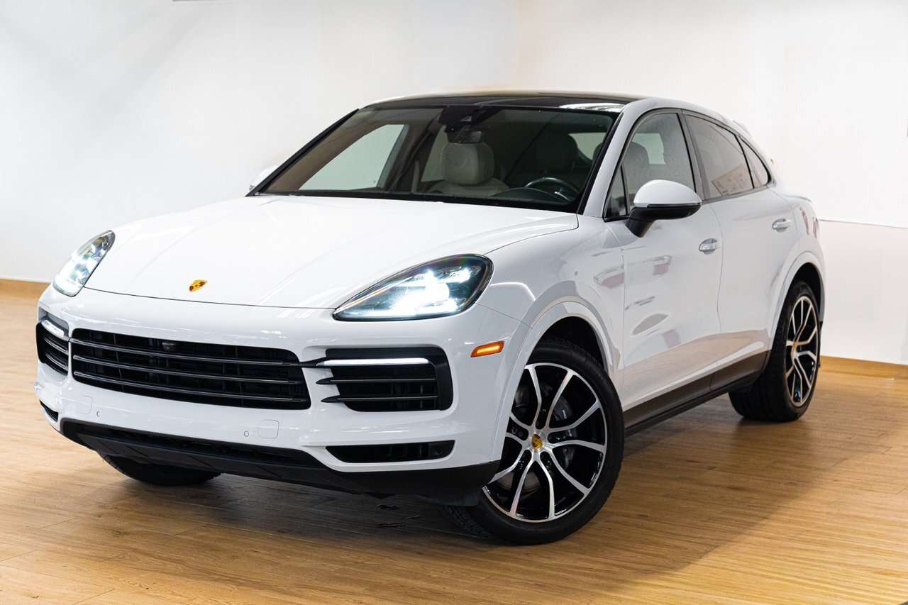 2022 Porsche Cayenne ** IMPECCABLE ** Black Package *  Tan interior *