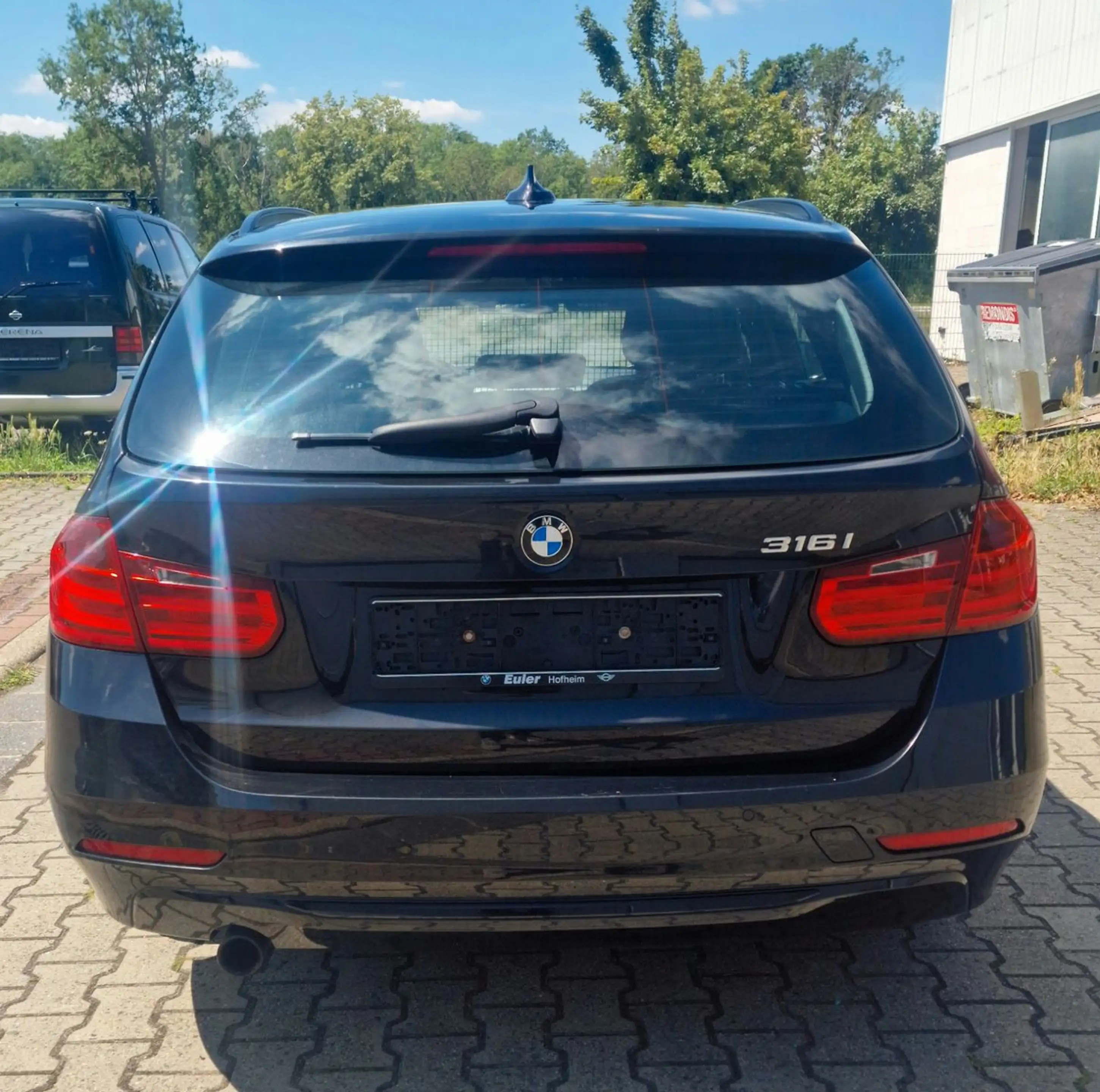 BMW 316 i F31 2 Hand Xenon Automatik AHK Schwenkb. — photo 8