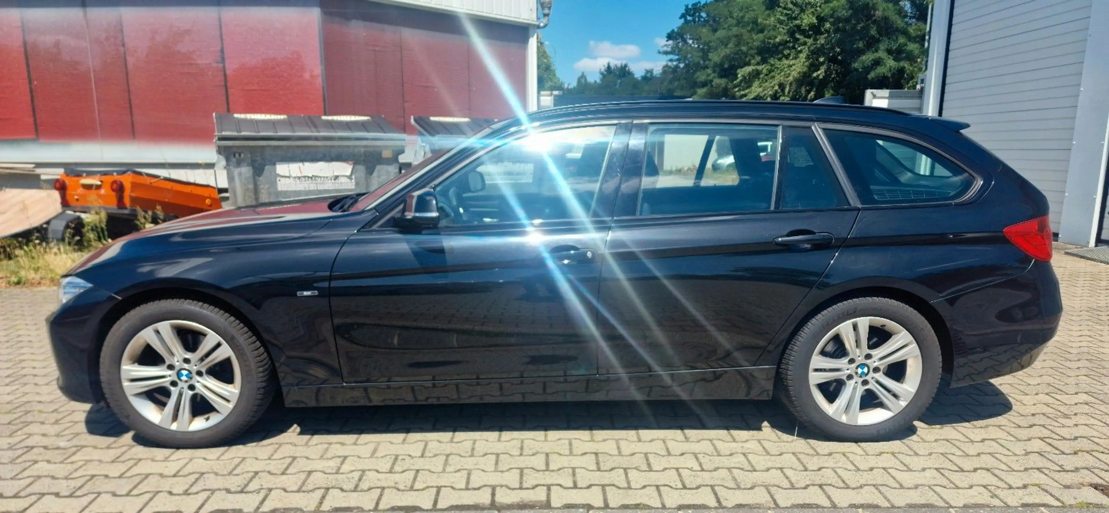 BMW 316 i F31 2 Hand Xenon Automatik AHK Schwenkb. — photo 12