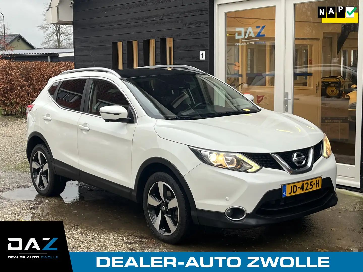 Nissan Qashqai 1.2 Connect Edition Aut/Ecc/Navi/Pano/Lm Weiß - 1