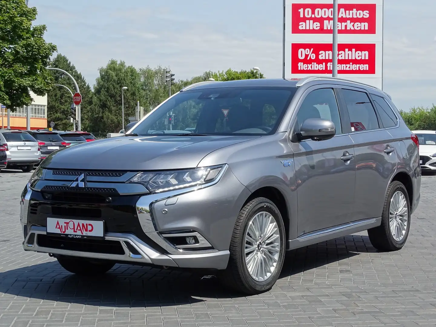 Mitsubishi Outlander 2.4Hybrid 4WD LED Standheizung PDC DAB Gris - 2