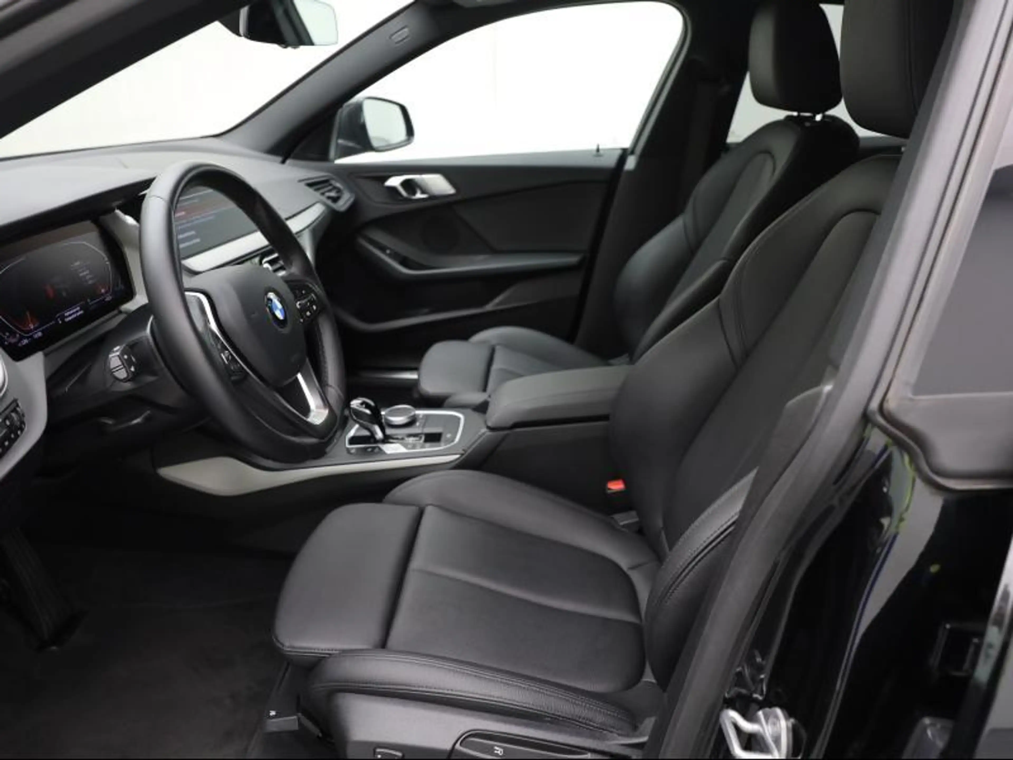 BMW 218 Gran Coupé — photo 6