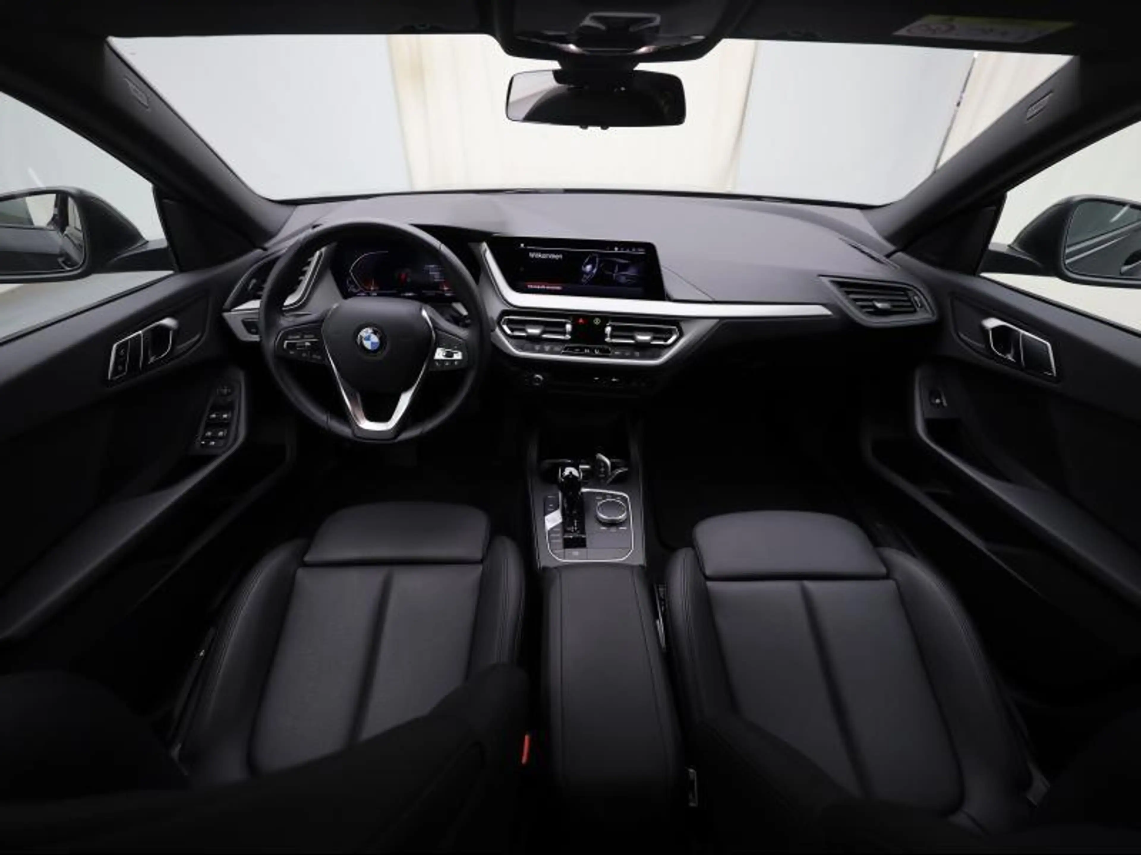 BMW 218 Gran Coupé — photo 7
