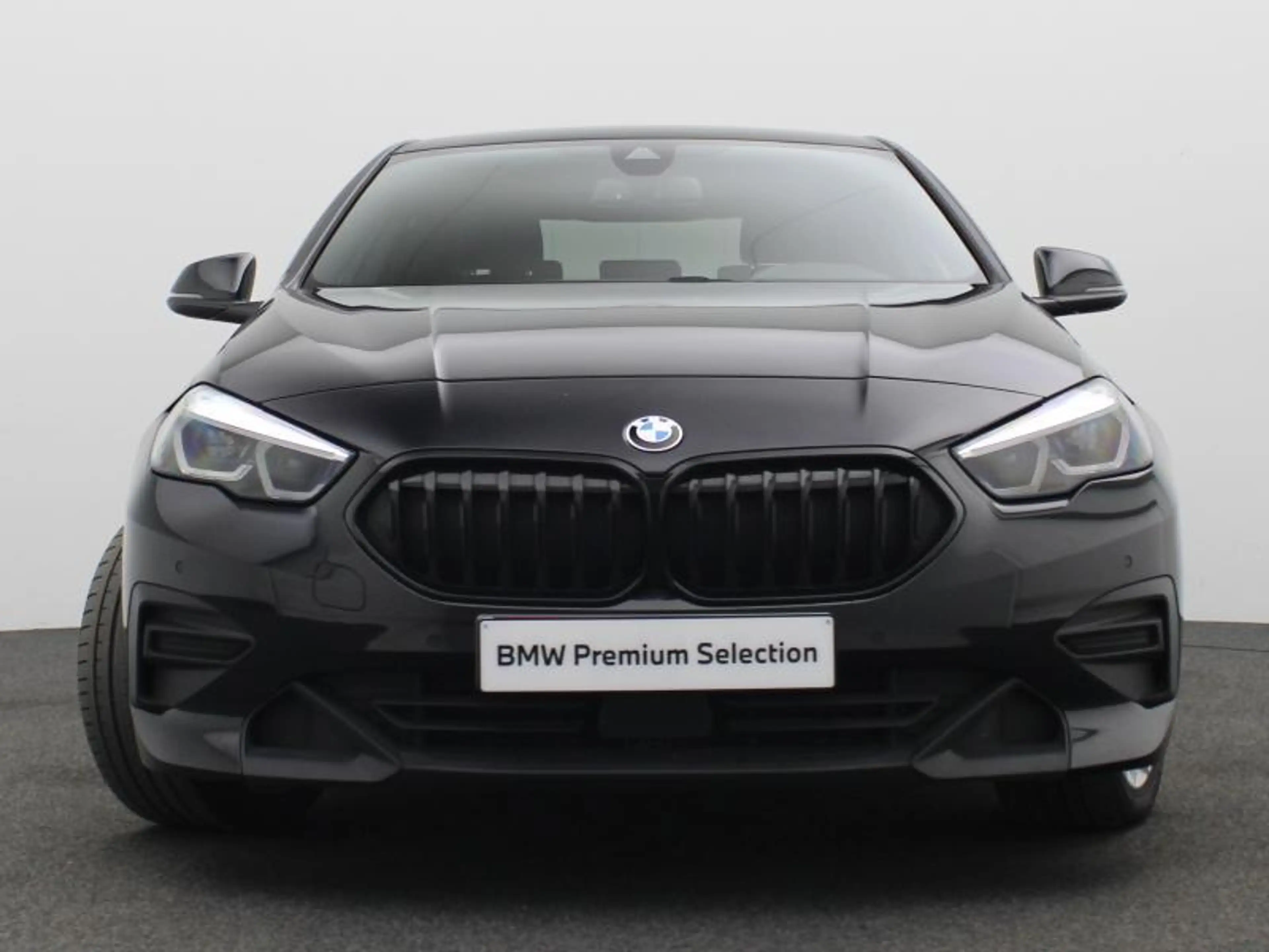 BMW 218 Gran Coupé — photo 2