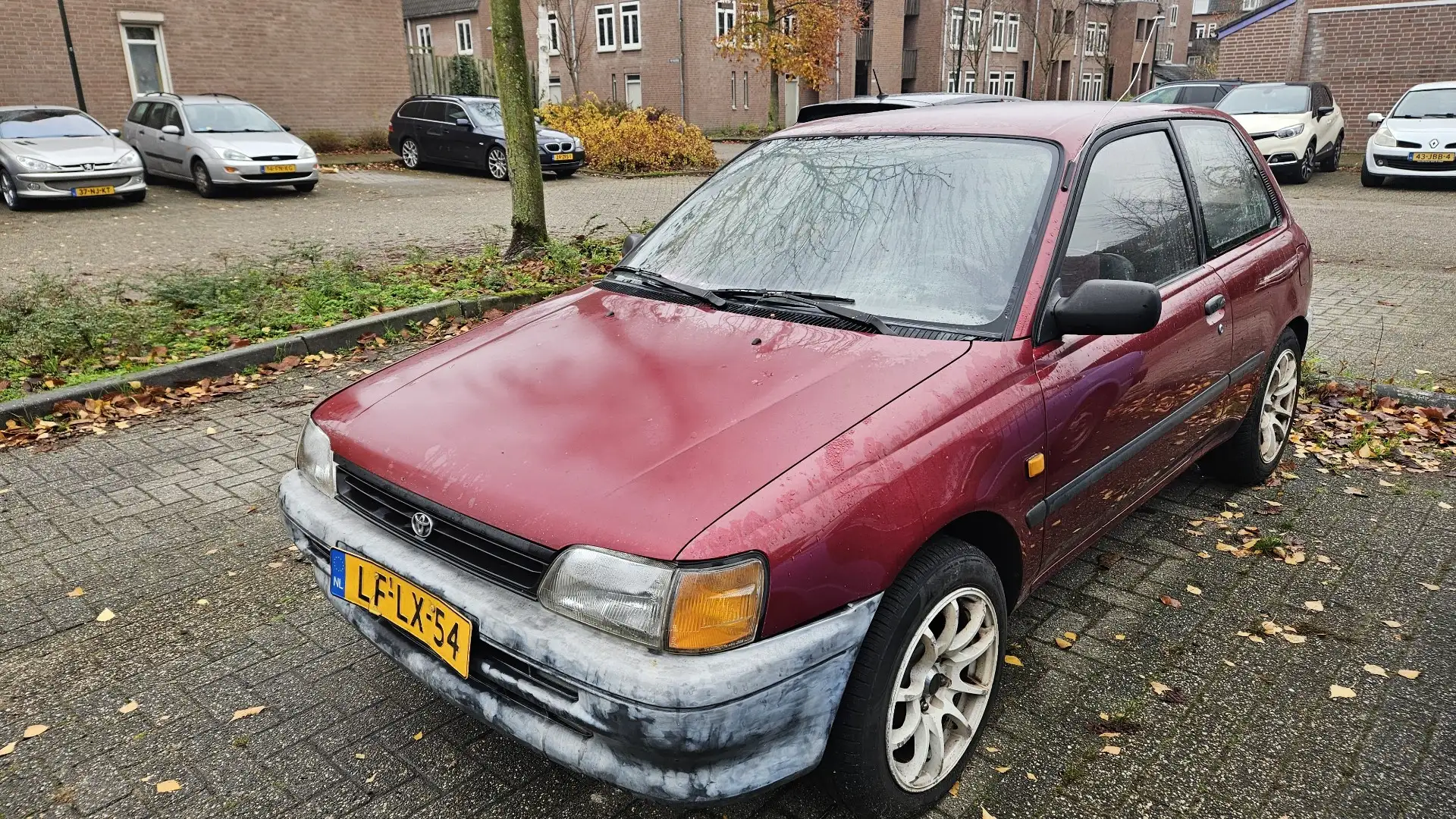 Toyota Starlet 1.3i Sport Rosso - 1