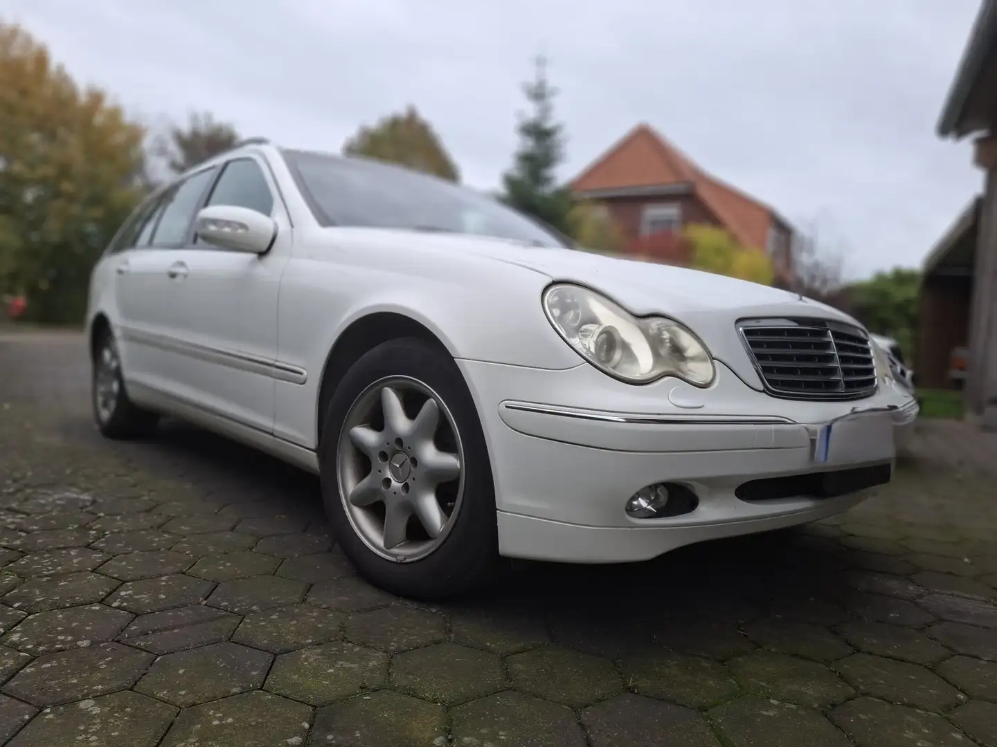 Mercedes-Benz C 240 4Matic Avantgarde, 20.500 km, TÜV neu, 1. Hand Weiß - 1