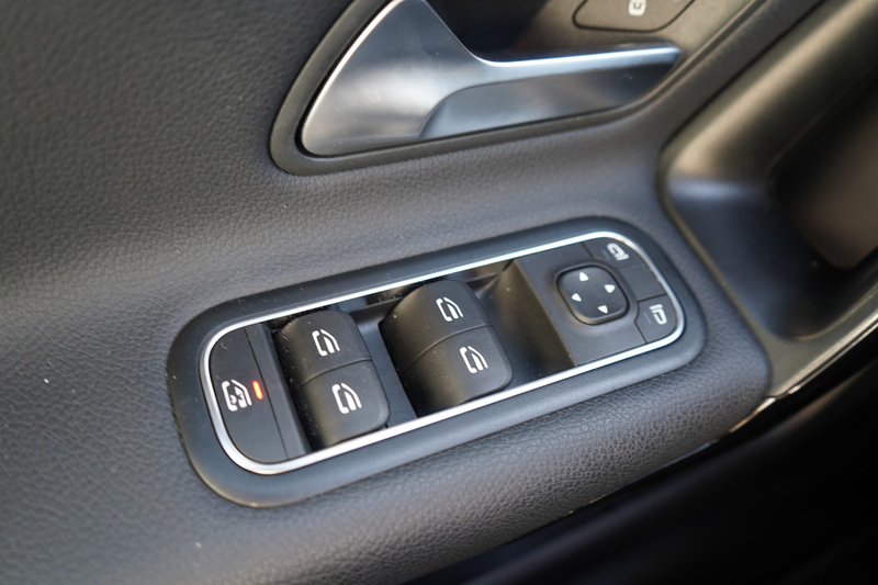 Mercedes-Benz A 180 A180 AMG-Line Android Apple Digitales Cockpit Sitz — photo 19