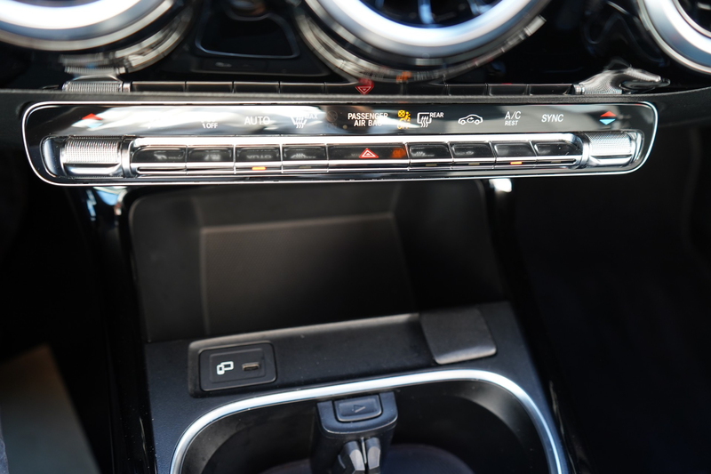 Mercedes-Benz A 180 A180 AMG-Line Android Apple Digitales Cockpit Sitz — photo 16