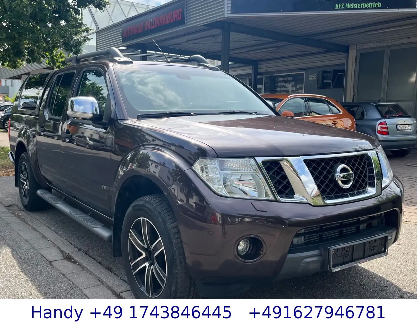 Nissan Navara Pickup Double Cab LE 3.0 dCi V6 4X4 Schwarz - 2