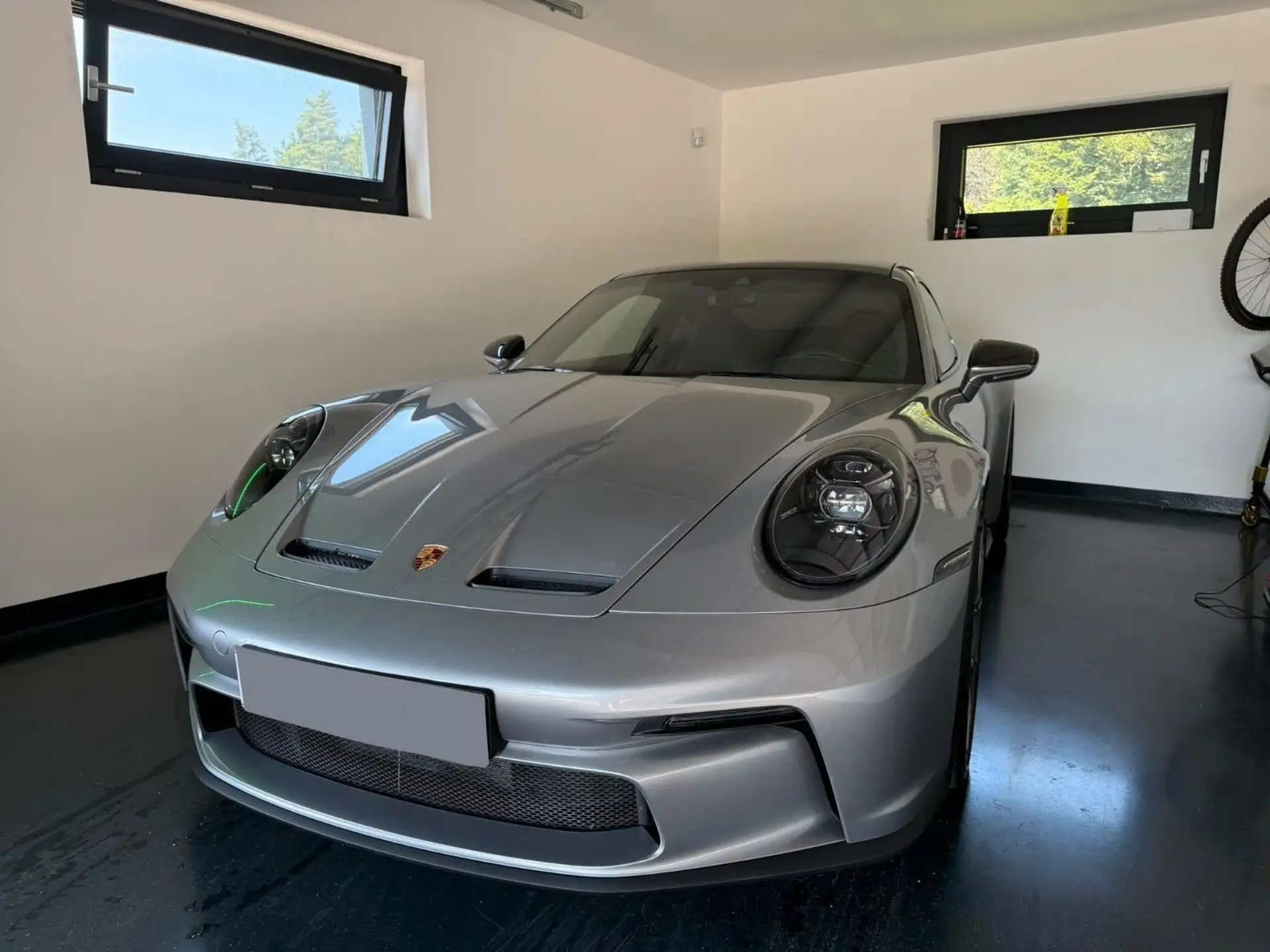 포르쉐 911 GT3 Touring 2023 은색 사진 3