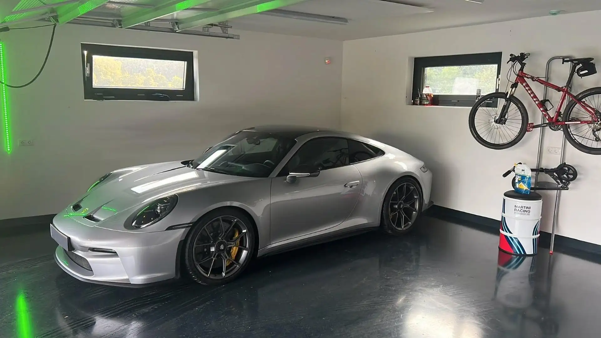 포르쉐 911 GT3 Touring 2023 은색 사진 4