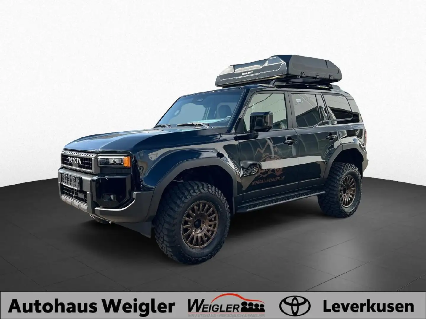 Toyota Land Cruiser 2.8 Executive 250 4x4 Černá - 1