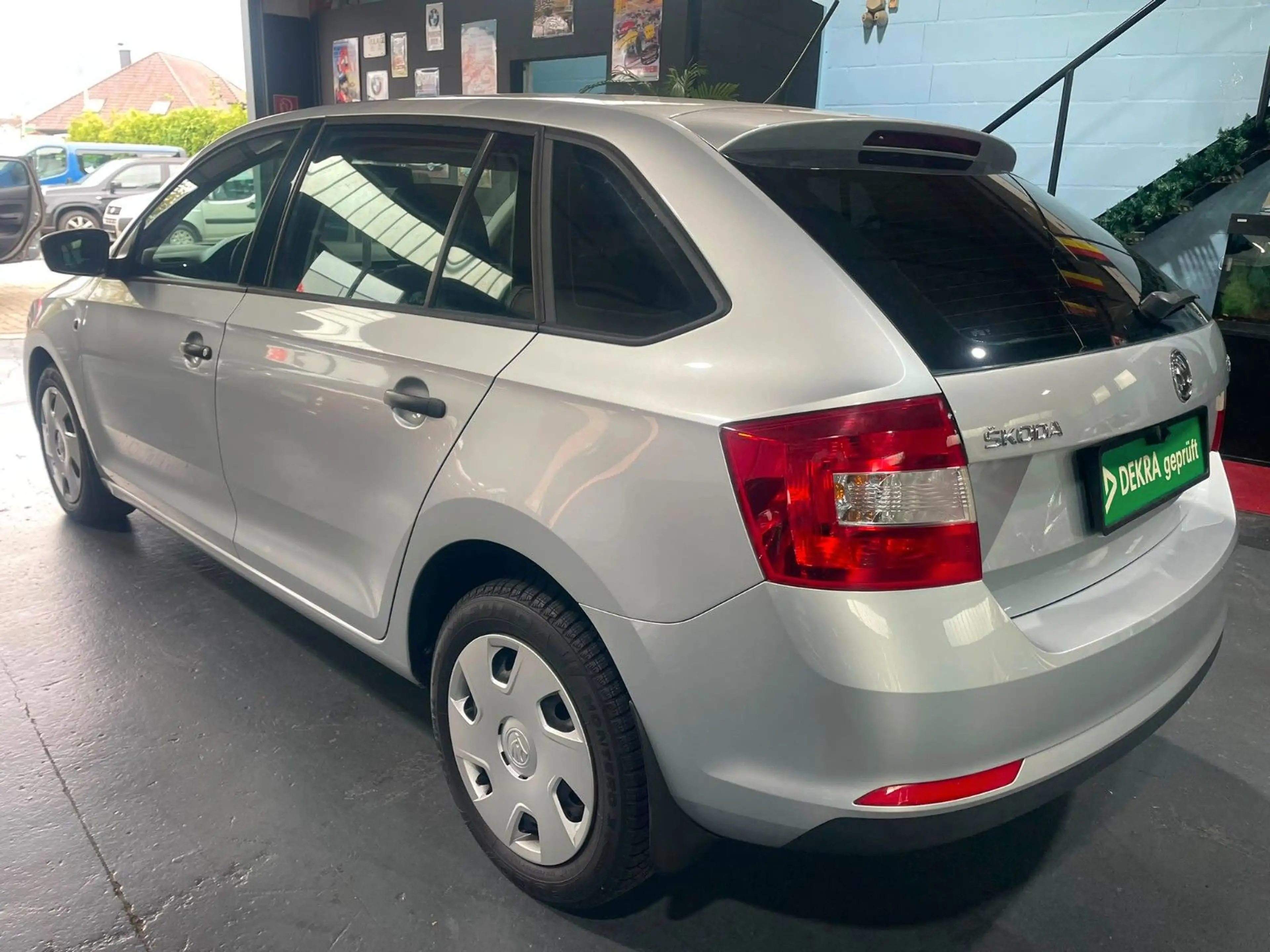 Skoda Rapid/Spaceback Spaceback Active*KLIMA*TÜV NEU*EURO 5* — photo 2