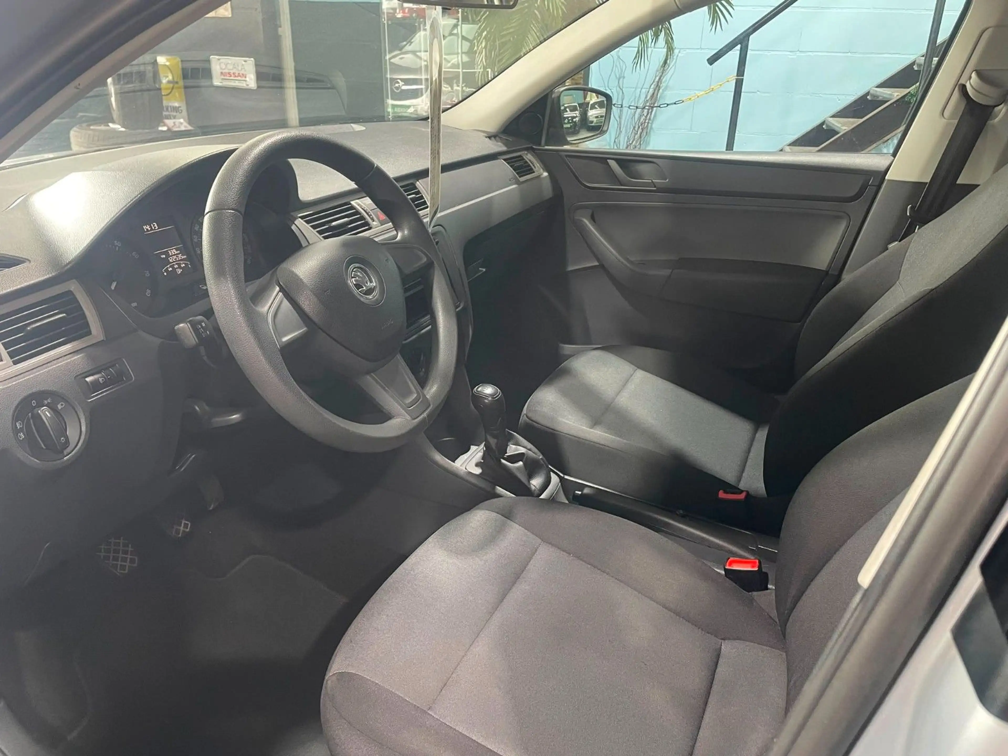 Skoda Rapid/Spaceback Spaceback Active*KLIMA*TÜV NEU*EURO 5* — photo 7